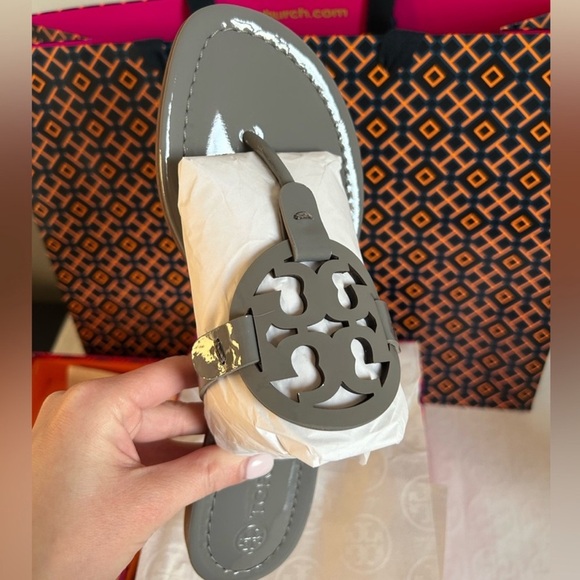 Tory Burch Miller Patent Leather Sandal Malta Gray Size 8 - Picture 11 of 11